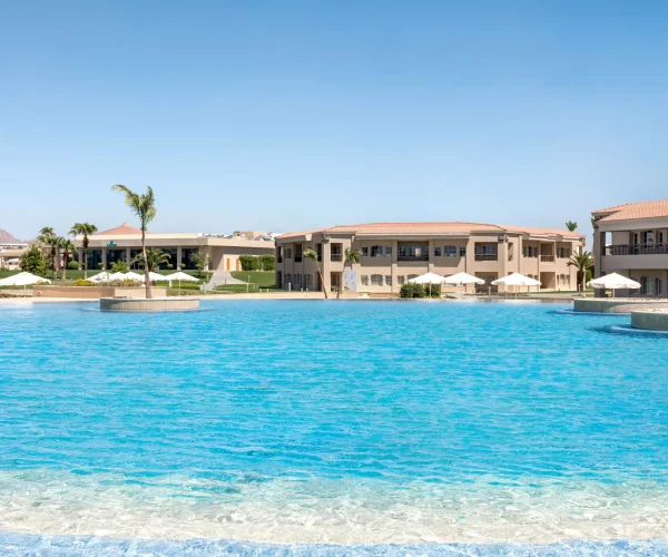 Zwembad van Rixos Golf Villas en Suites